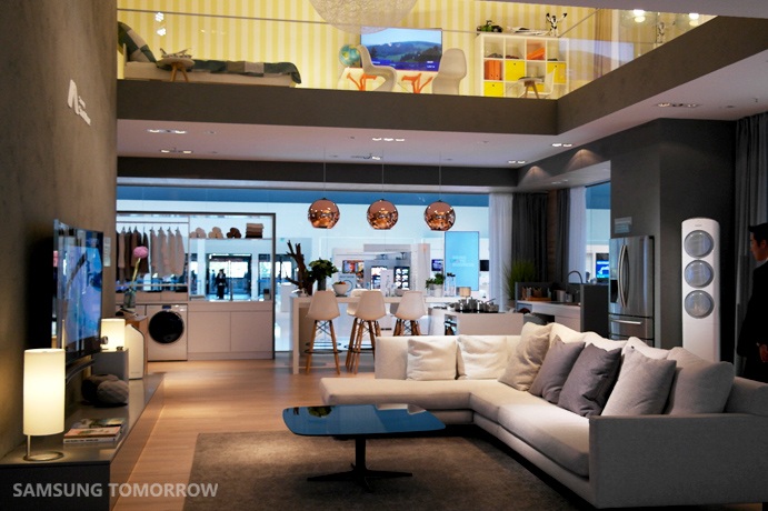 samsung-smart-home-booth-at-ifa-2014