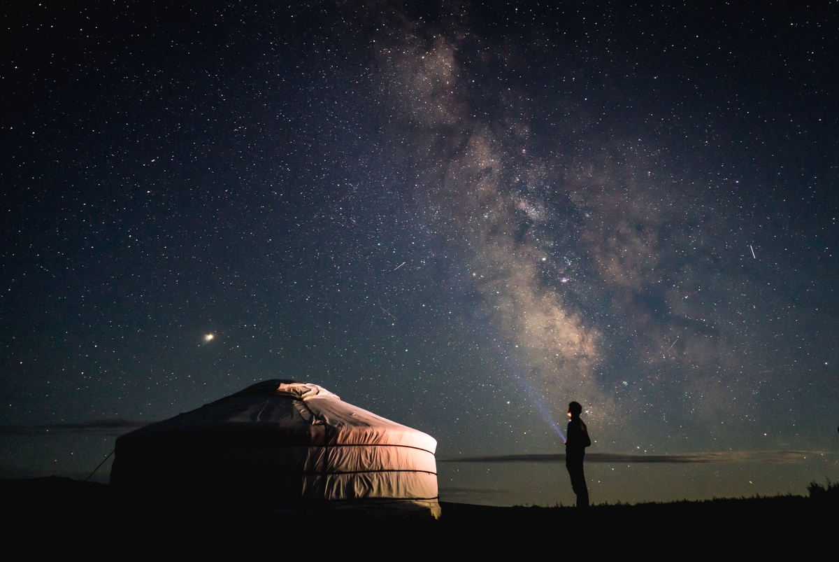 Observing space by tent
